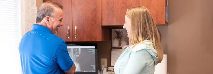 Chiropractor Wall NJ Anthony Criscuolo with Patient Chiropractor Wall NJ Anthony Criscuolo with Patient